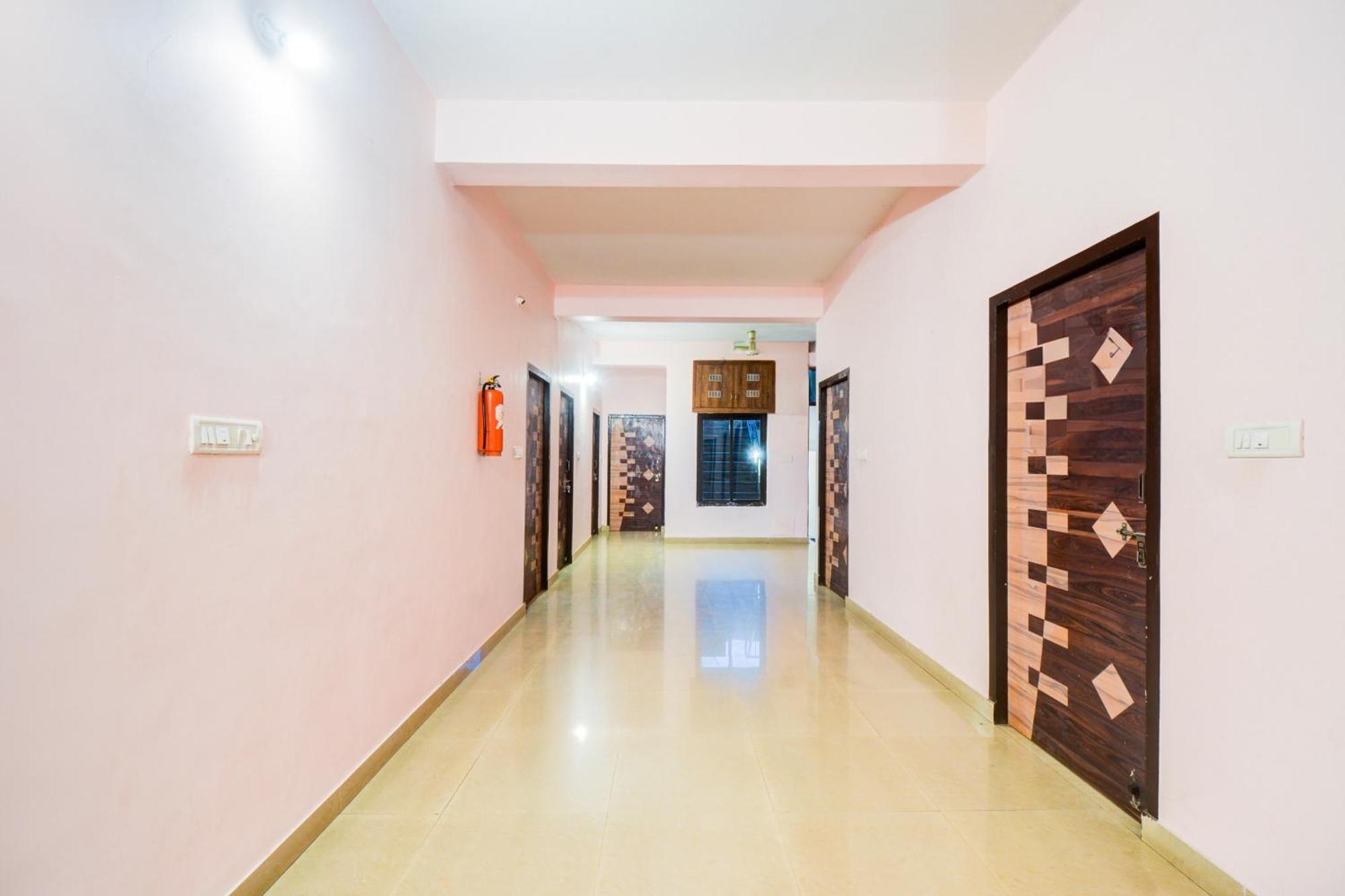 Hotel Super O Sector 14 4*